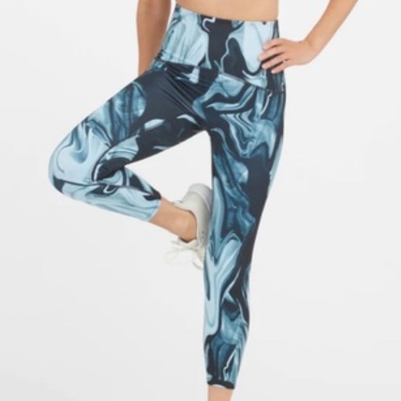 SPANX Booty Boost Active Blue Marbled 7/8 Shaping Leggings, Size Extra Small - Picture 1 of 5